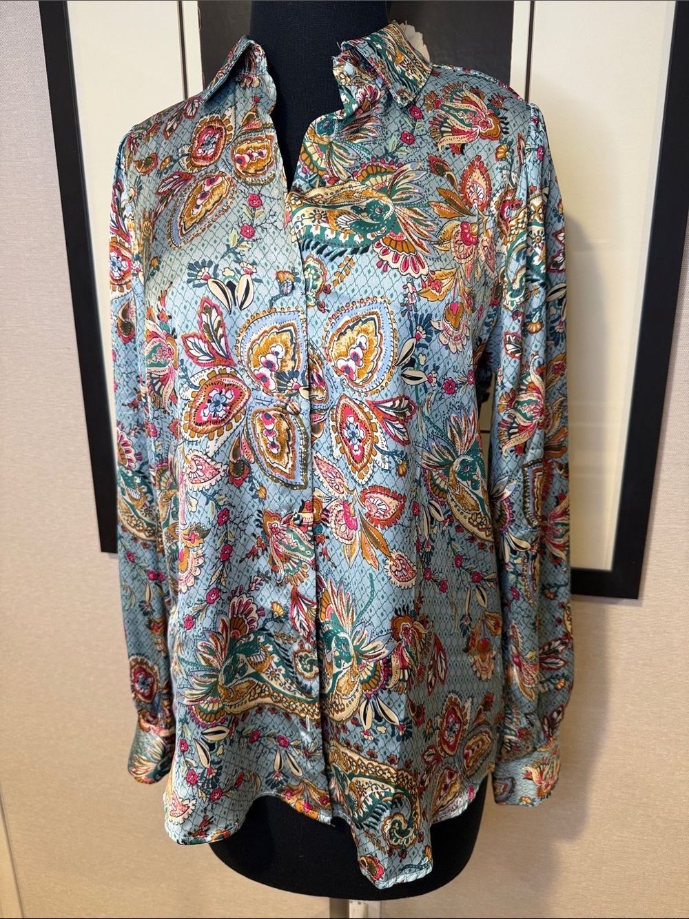 Light Blue Floral Paisley womens button down shirt size small